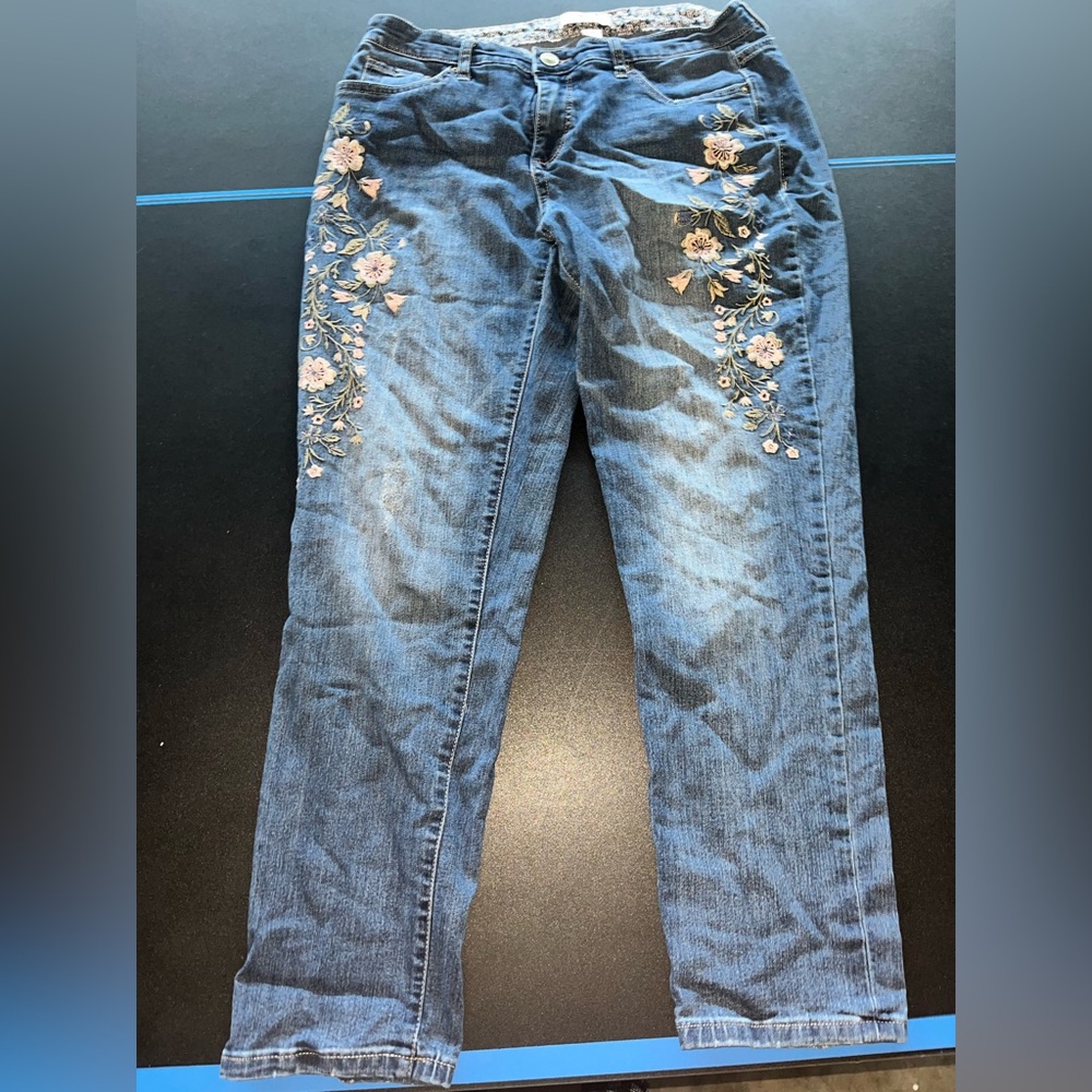 Vintage America Size 8 Floral Embroidered Blue Jeans